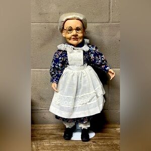 Ashley Belle Vintage Porcelain Doll 20” Happy Grandma 👵🏼 Mrs Claus 🤶🏻